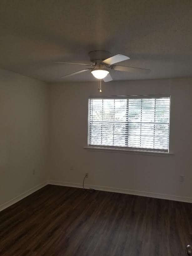 Building Photo - Avenue Walk Apartments