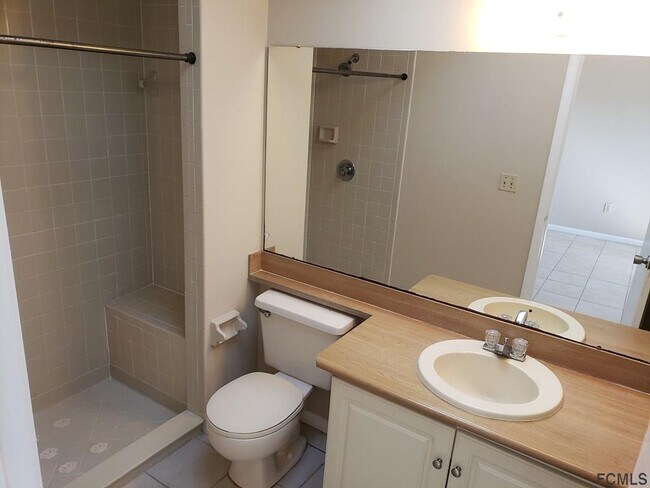 Building Photo - 2 Collingwood Ln