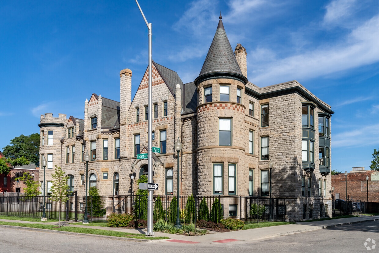 The James Scott Mansion - The James Scott Mansion