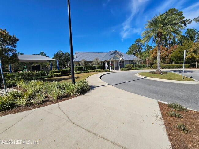 Foto del edificio - 6864 Crosby Falls Dr