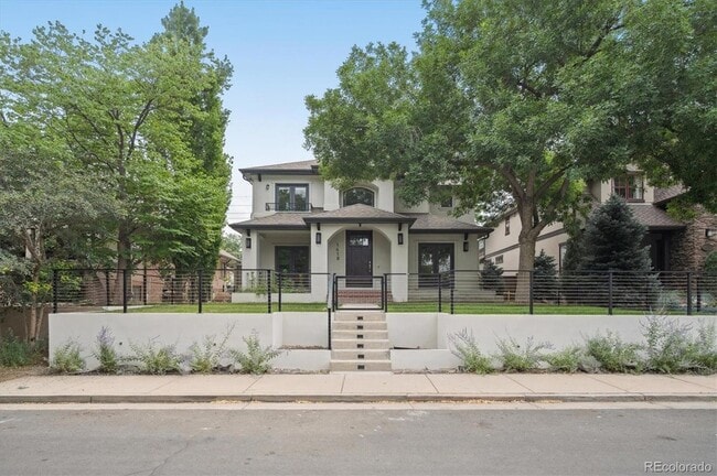 Foto del edificio - 1418 S Milwaukee St