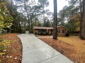 Building Photo - 7761 Brookdale Dr