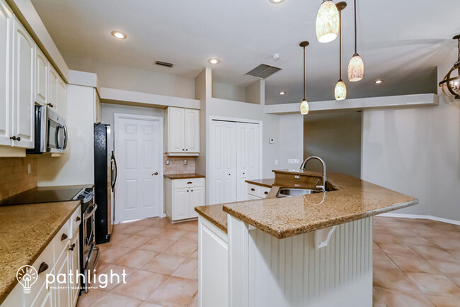 Building Photo - 8994 Misty Creek Dr, Sarasota, FL, 34241