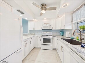 Building Photo - 300 Valley Stream Dr