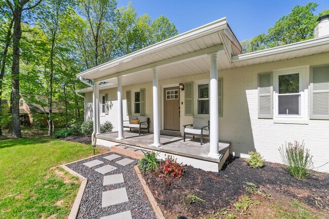 Foto del edificio - 7258 Baldwin Ridge Rd