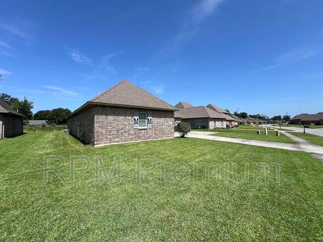 Foto del edificio - 18063 River Landing Dr