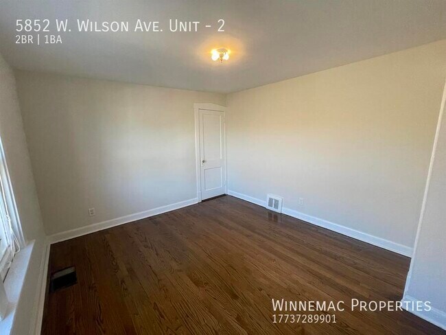 Foto del edificio - 5852 W Wilson Ave