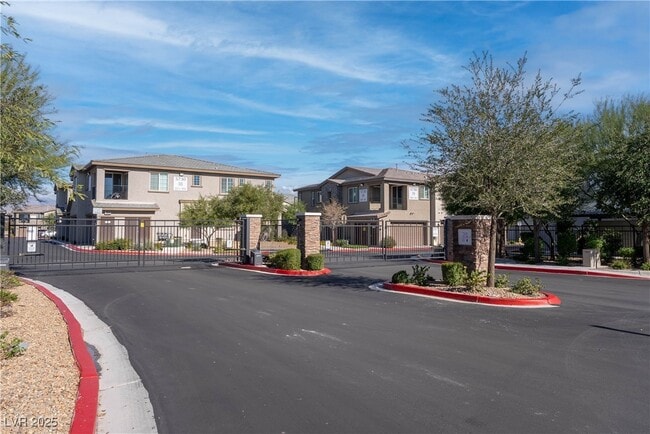 Building Photo - 5730 Sky Pointe Dr