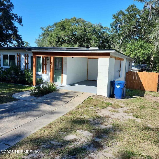 Foto del edificio - 1503 Broome St