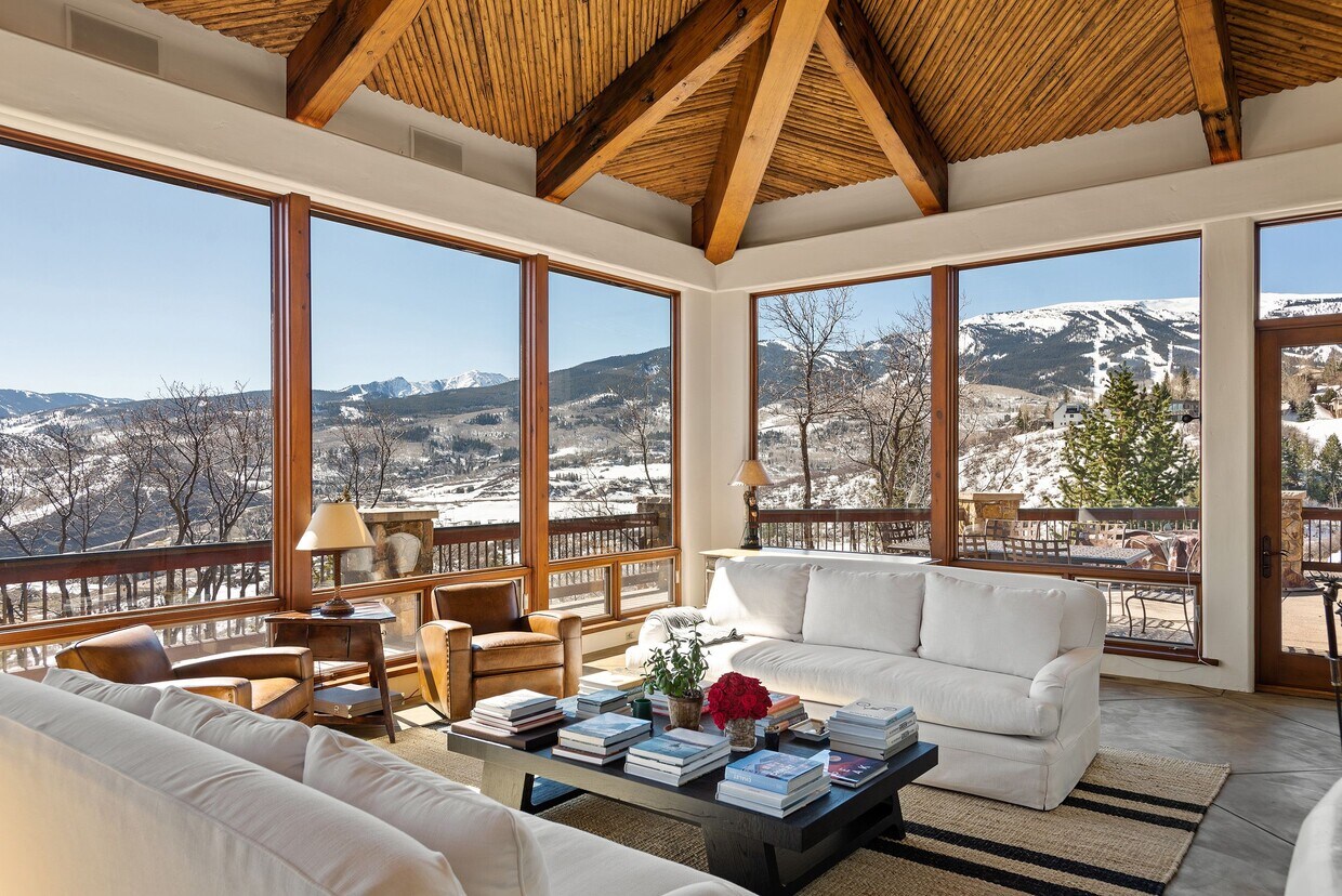 Foto principal - 685 Oak Ridge Rd