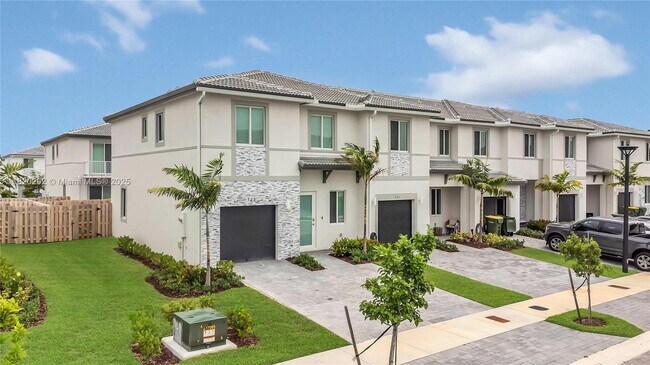 Foto del edificio - 725 SE 14th Ct
