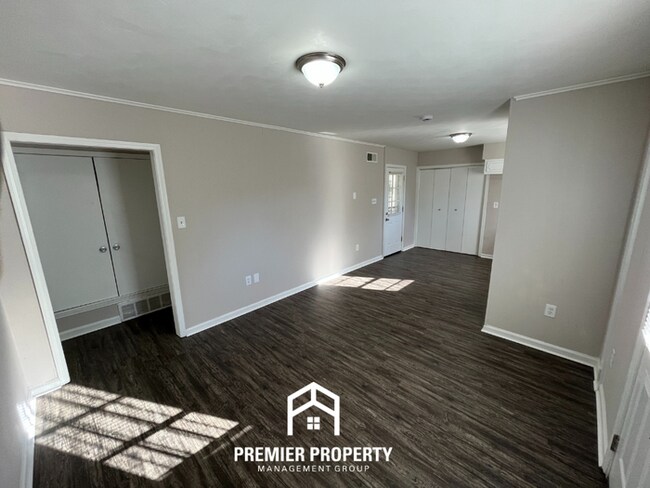 Foto del edificio - 211 Burwood Dr