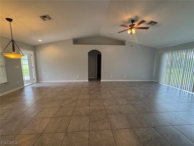 Foto del edificio - 1063 Peach St