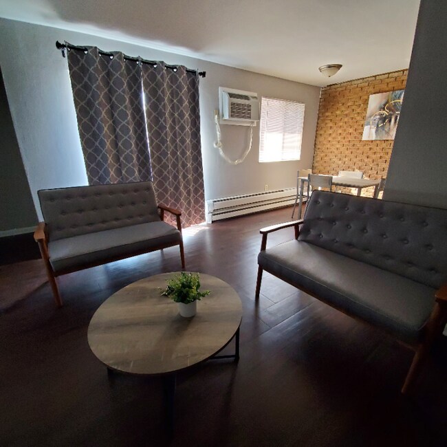 Foto del edificio - 1315 Devon Ave