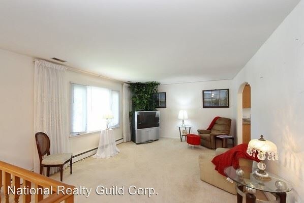 Building Photo - 5 br, 3 bath House - 9xx Dundee Avenue