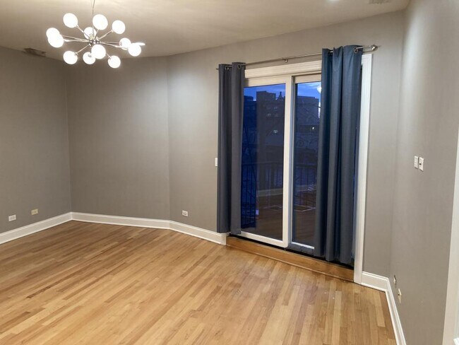 Foto del edificio - 2 bedroom in Chicago IL 60640