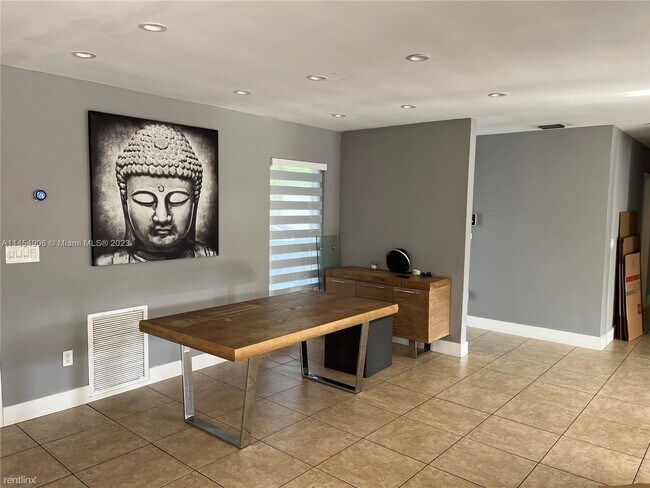 Building Photo - 3 br, 2 bath House - 5840 SW 93rd Pl