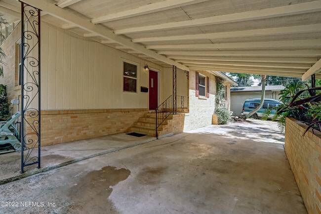 Building Photo - 4009 Bess Rd