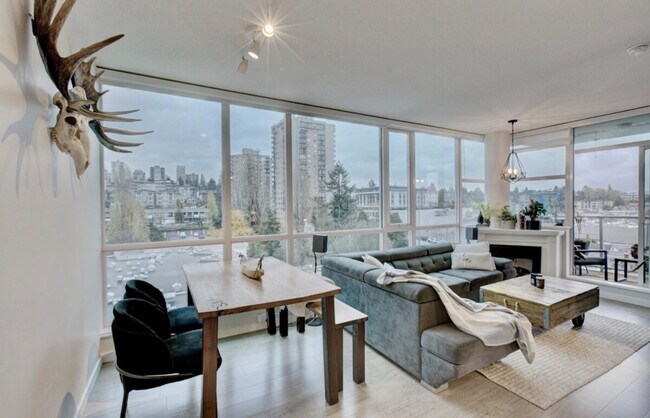 Building Photo - 938 Howe St