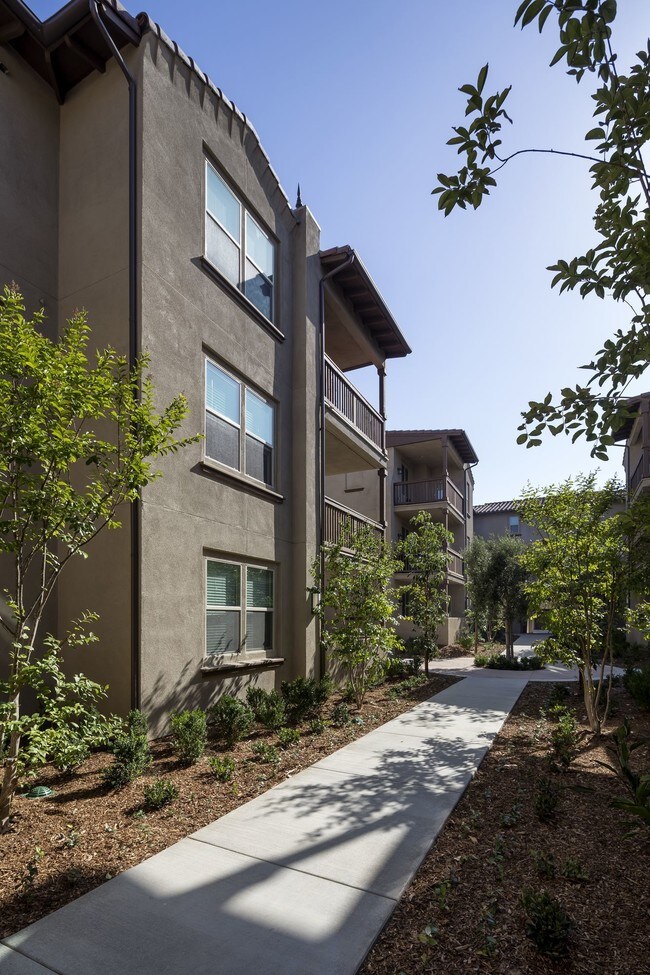 Montecito Apartments Corona, CA