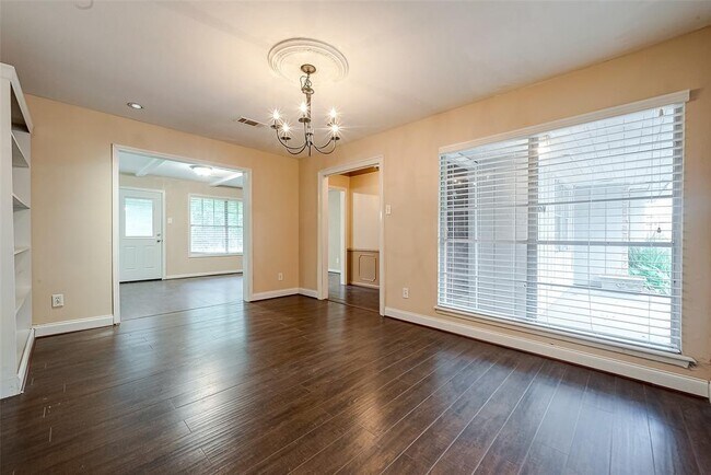 Foto del edificio - 1520 Pine Grove Dr