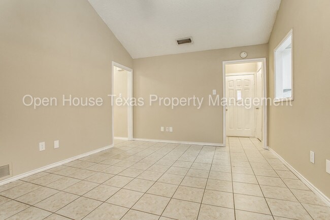 Foto del edificio - 5014 Brookhollow Dr