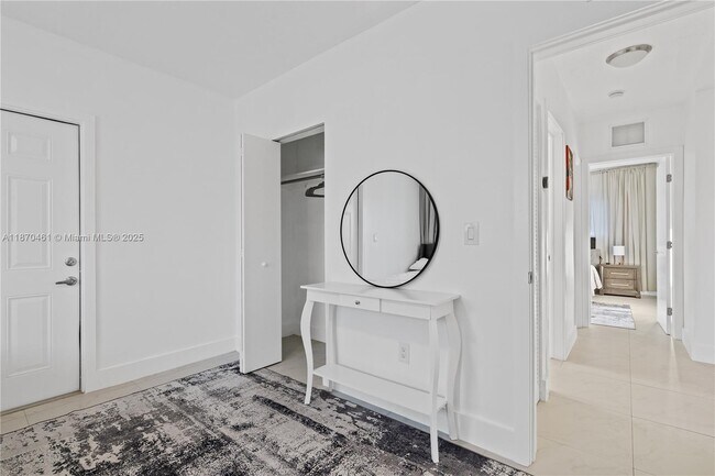 Foto del edificio - 1440 NE 149th St