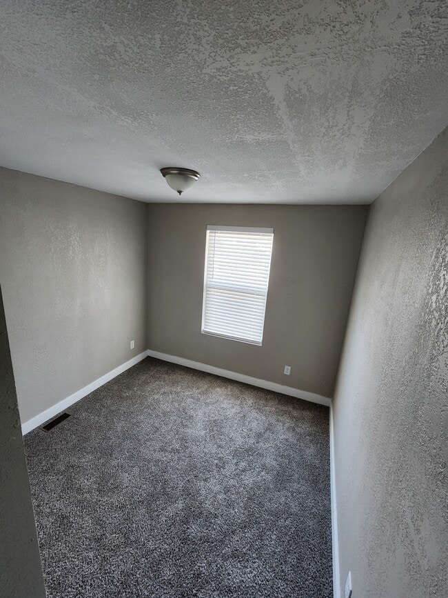 Building Photo - 307 E Washington St