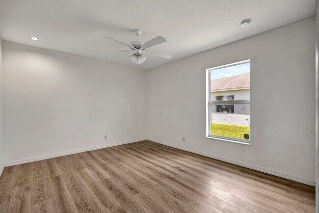 Foto del edificio - 997 SW Eureka Ave