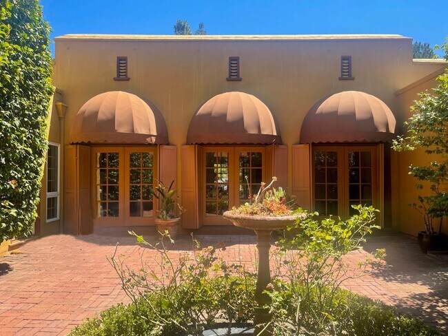 Building Photo - 711 Chiltern Rd