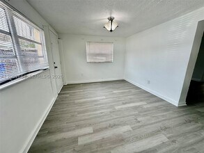 Building Photo - 2306 NW Flagler Terrace