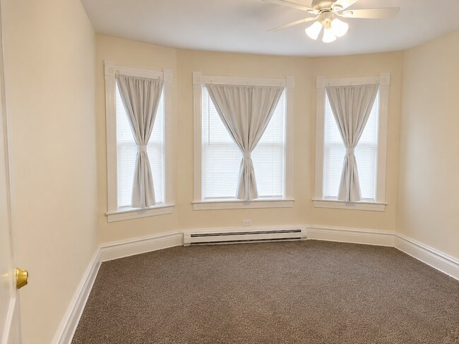 Foto del edificio - 545 W William St