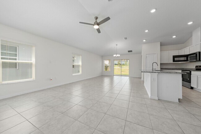Building Photo - 9061 Oscraft Dr