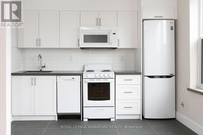 Photo du bâtiment - 1545 Bathurst St