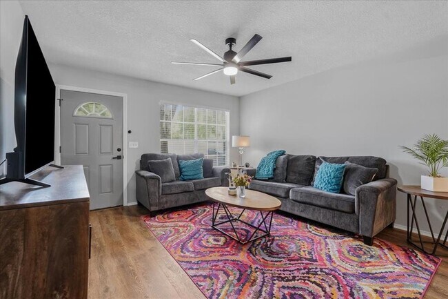 Building Photo - 2120 Fletchers Point Cir