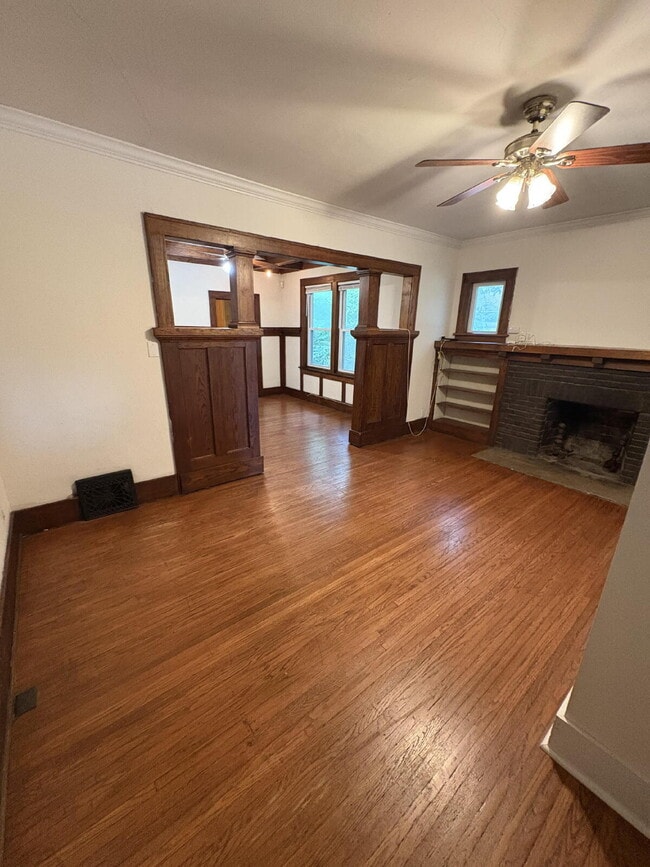 Building Photo - 4 Bed House Available!