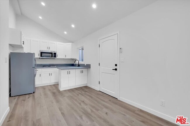 Building Photo - 7421 Amigo Ave