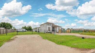 Building Photo - 582 Rd 5707