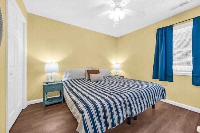 Foto del edificio - Charming 1BR Condo at Blue River Court – Pools, Tennis & More