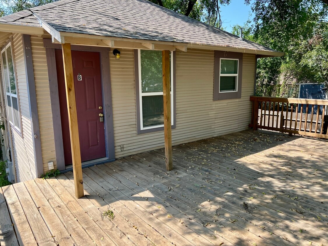 Primary Photo - 3413 Cedar St