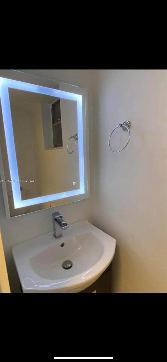 Foto del edificio - 2950 NE 201st Terrace