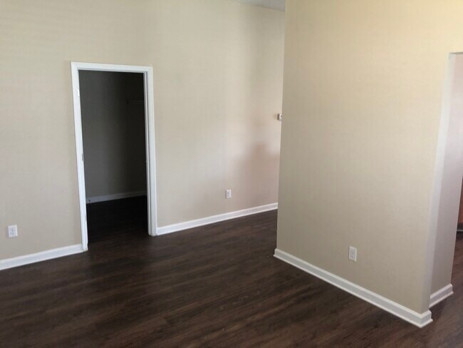 Building Photo - 9155 Mill Grove Drive