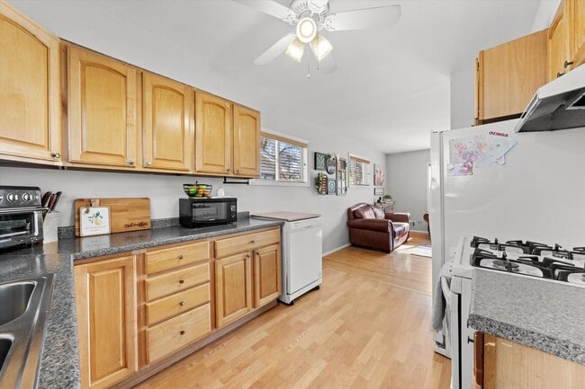 Foto del edificio - 4616 Main St