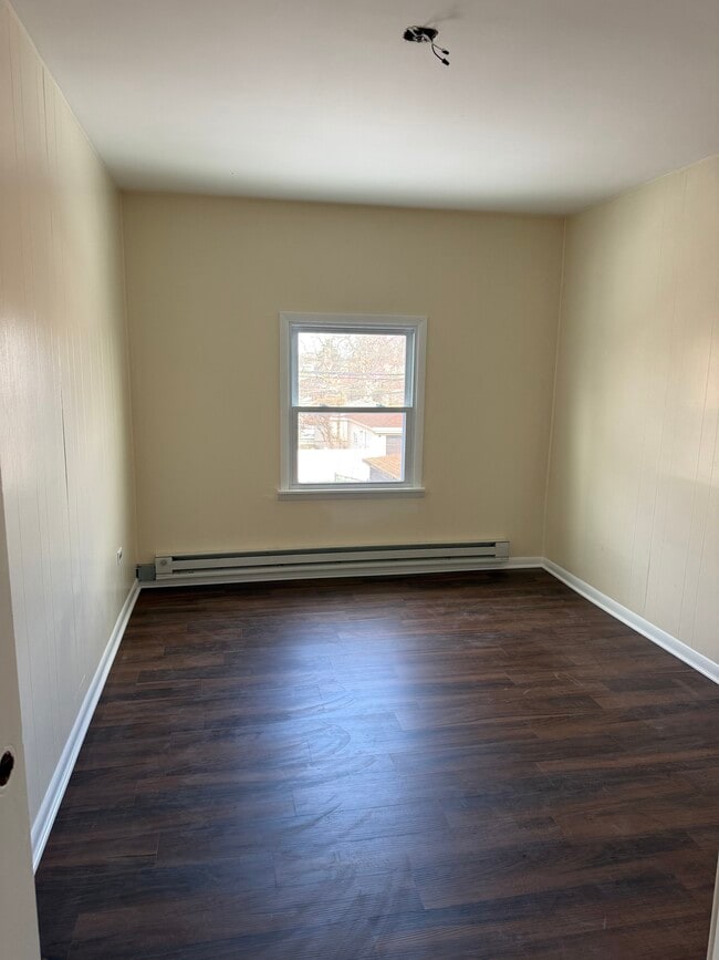 Building Photo - 1116 W 94th St