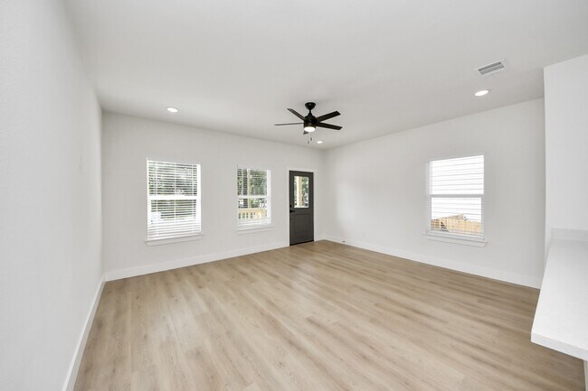 Foto del edificio - 1314 W Willis St