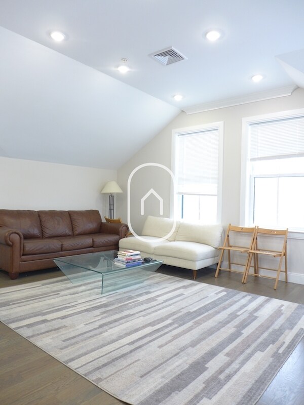 Foto del edificio - 85 Linden St