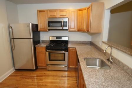 Building Photo - ADORABLE PET-FRIENDLY 2-BEDROOM TOWNHOUSE ...