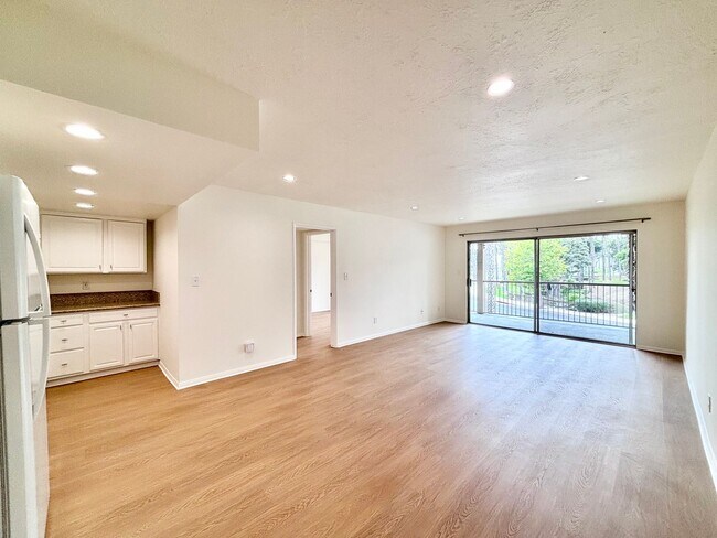 Foto del edificio - Bright 2 Bed 2 Bath | Surfside Community |...