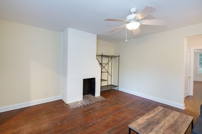 Foto del edificio - 3 Bedroom, 1.5 Bathroom Home Downtown - Charleston