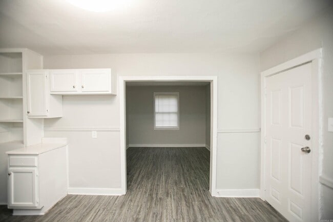 Foto del edificio - 304 S Clover St